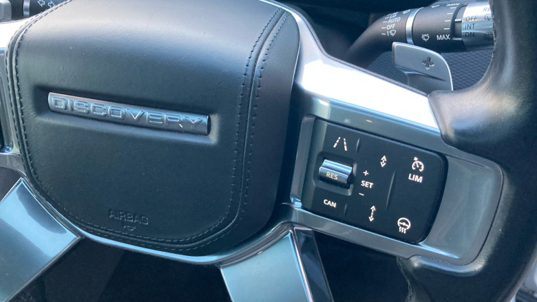 Land Rover Discovery 3.0 D300 R-Dynamic HSE 5dr Auto Diesel Station Wagon